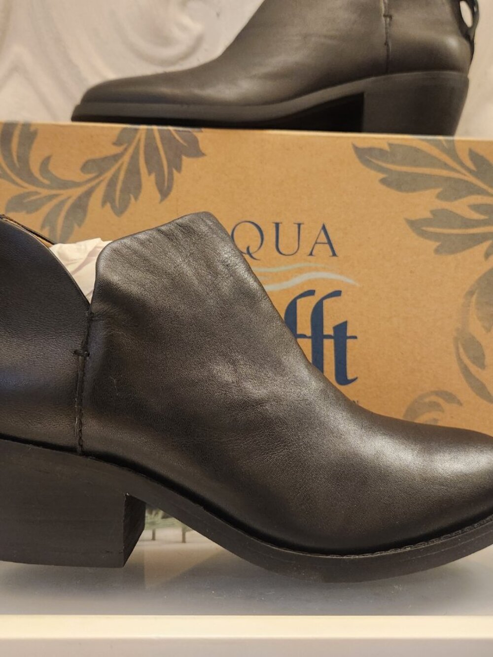 AQUA Sofft Black Leather " Angelica" Booties. NIB. Size 6